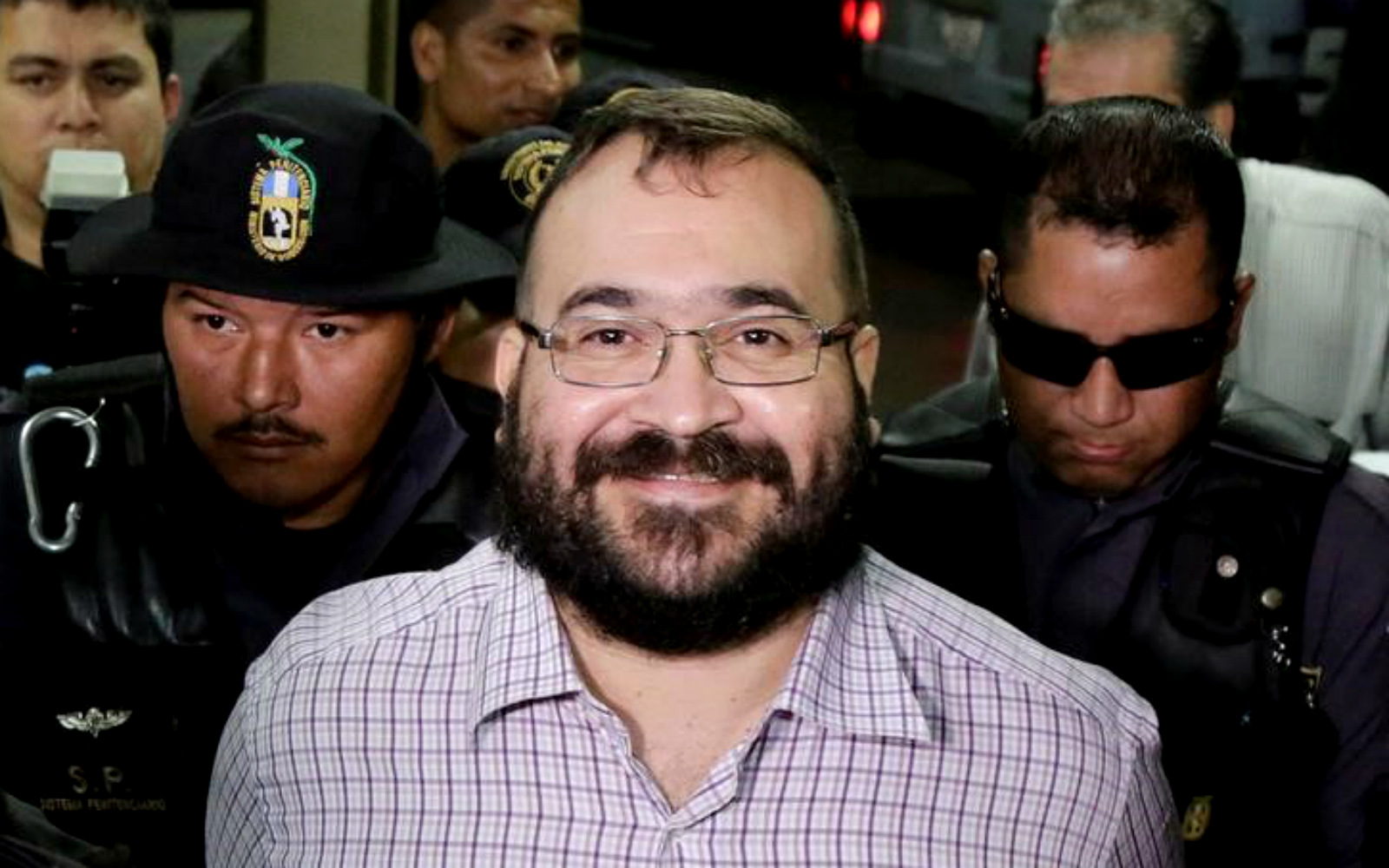 Gana amparo amigo de Javier Duarte de Ochoa