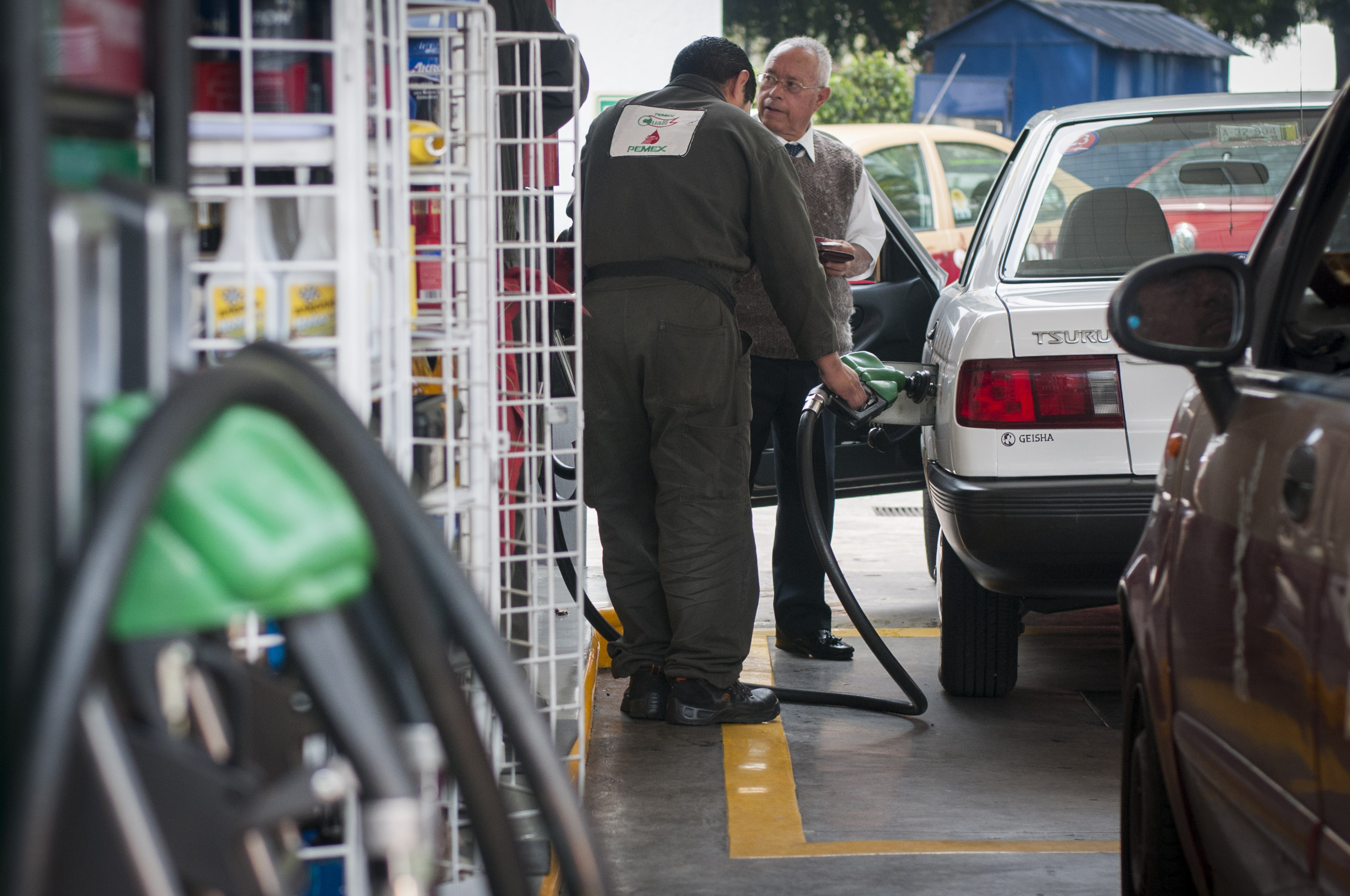 Gasolineras esconden venta de «huachicol» con «software Rastrillo»