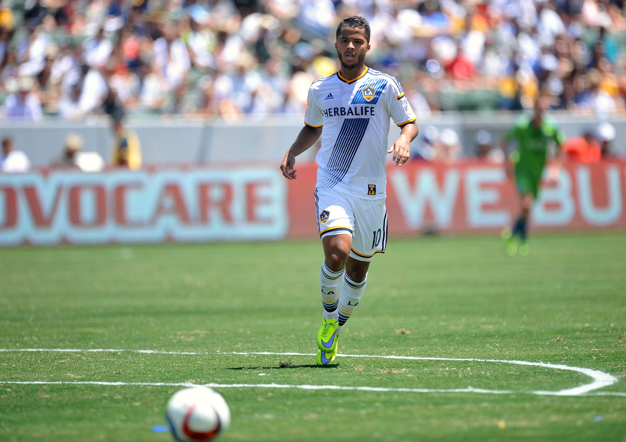 Galaxy sacrifica a Giovani, pero busca rescatarlo con menos sueldo