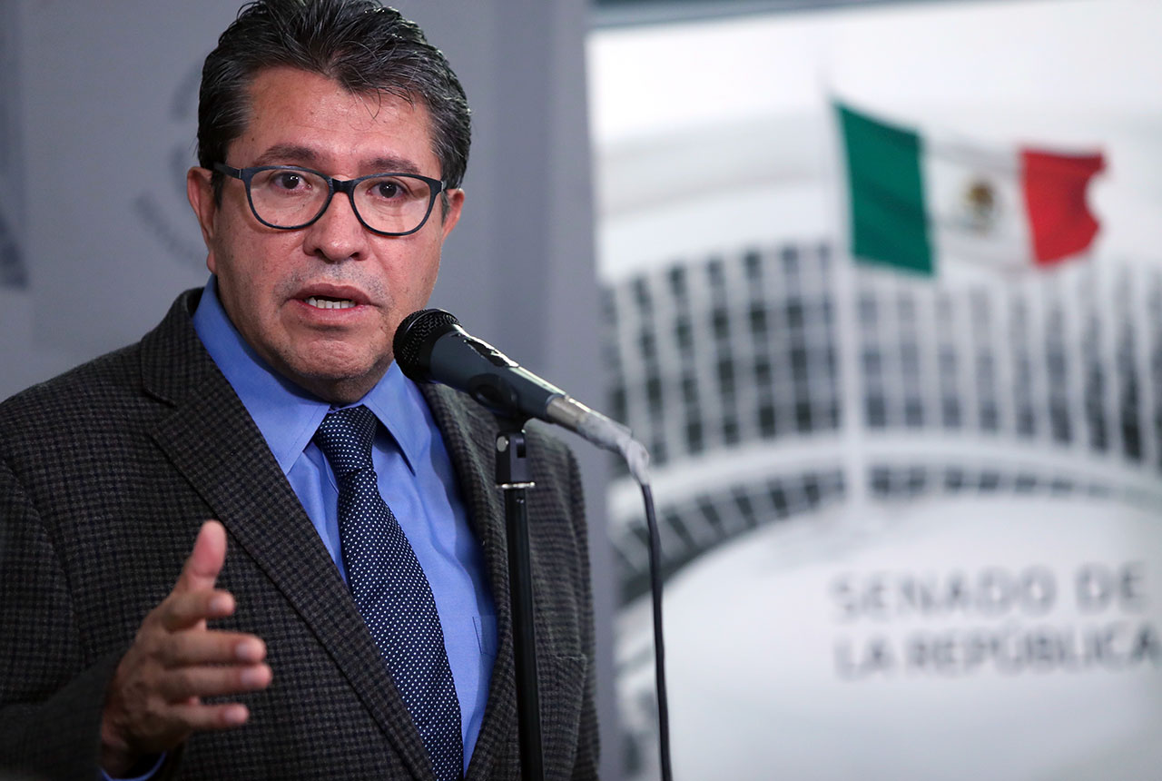 Monreal se inclina por Armenta para la candidatura por Puebla