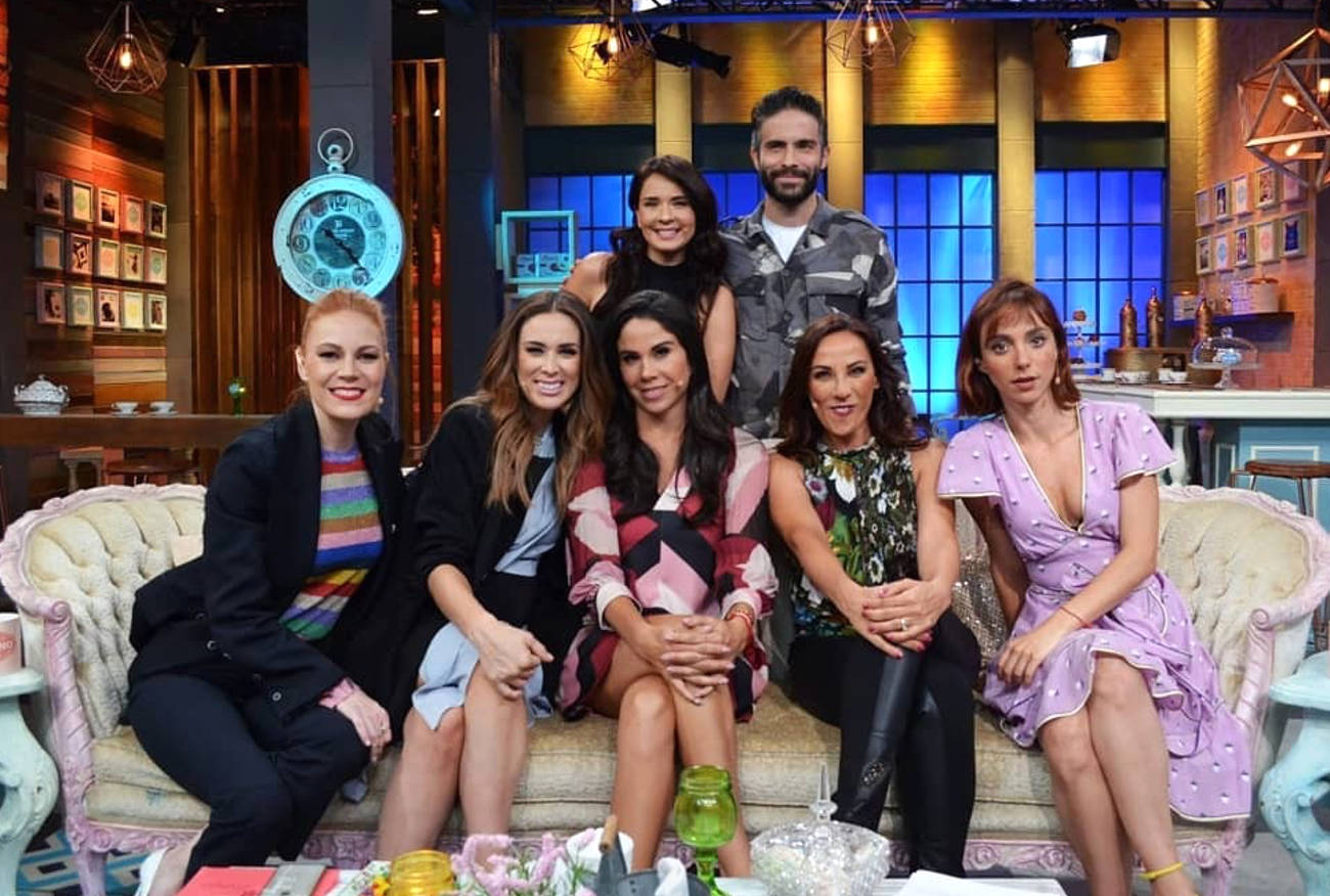 Tachan a Paola Rojas de coqueta por esta foto