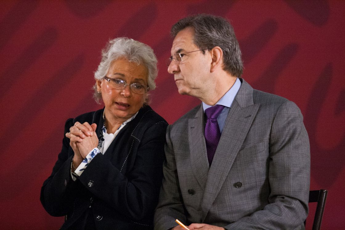 CNTE frena concursos para plazas de profesores