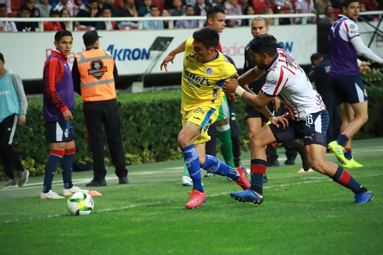 «Chivas, es un equipo de medio pelo»