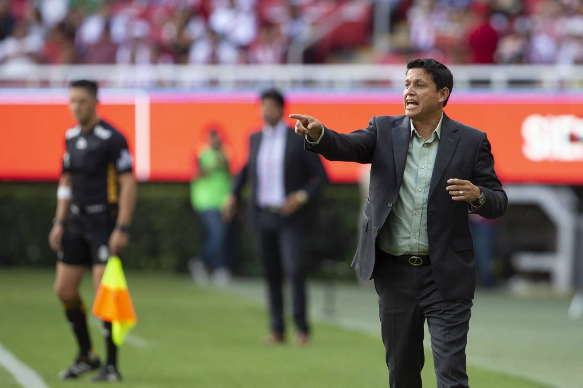 Chava Reyes fue cesado de Santos