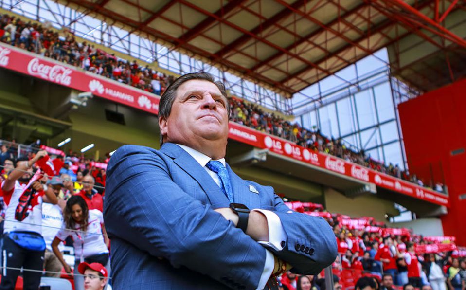 Que se ponga a trabajar Brizio, el VAR es un desastre: Piojo Herrera