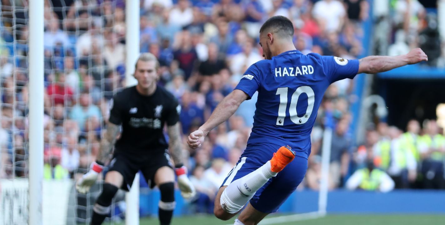 Eden Hazard ya posa con la playera del Real Madrid
