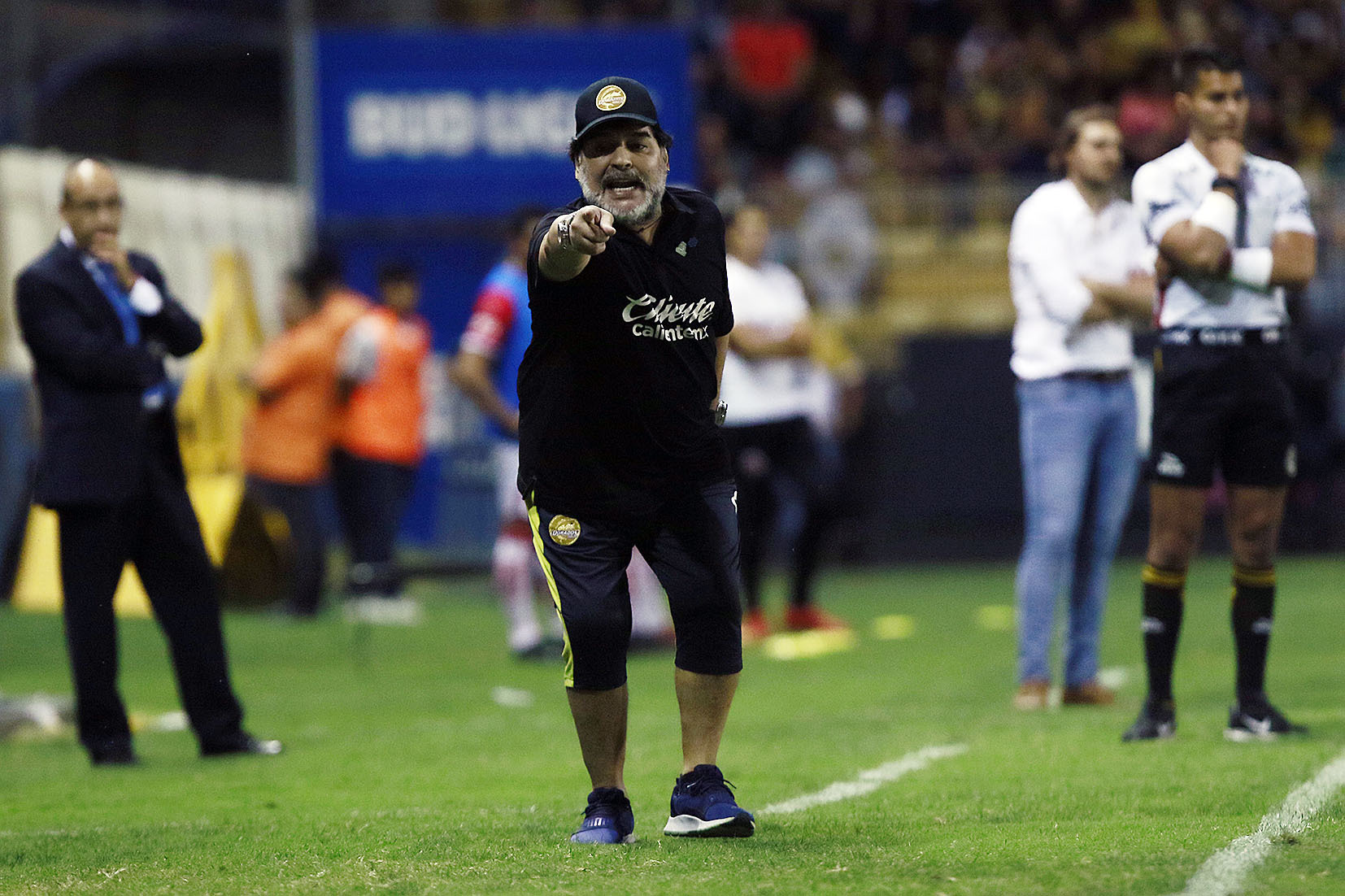 Diego Maradona desea quedarse con los Dorados de Sinaloa