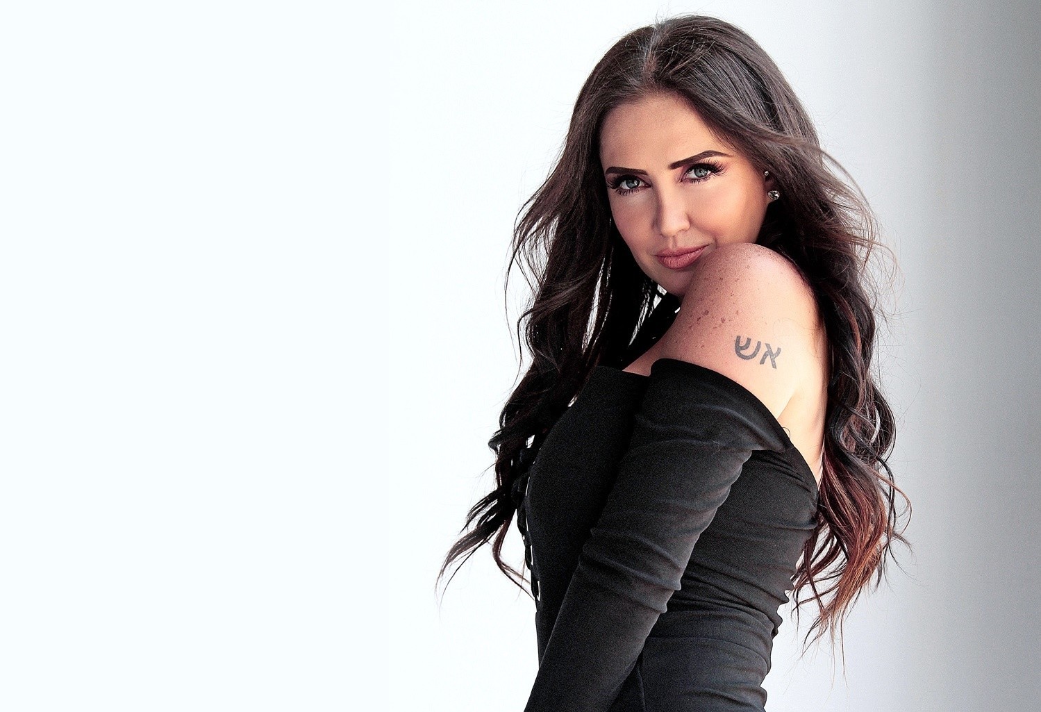 Celia Lora impacta al entrar a «Acapulco Shore» sin ropa interior
