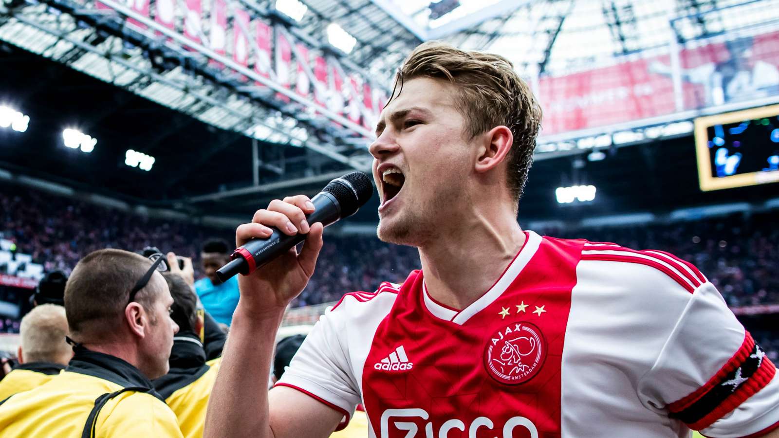 De Ligt descarta jugar en la Premier y el Barcelona sigue a la espera
