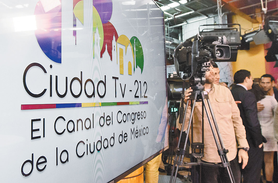 Advierten que Morena prepara «Albazo» para centralizar sistema de radio