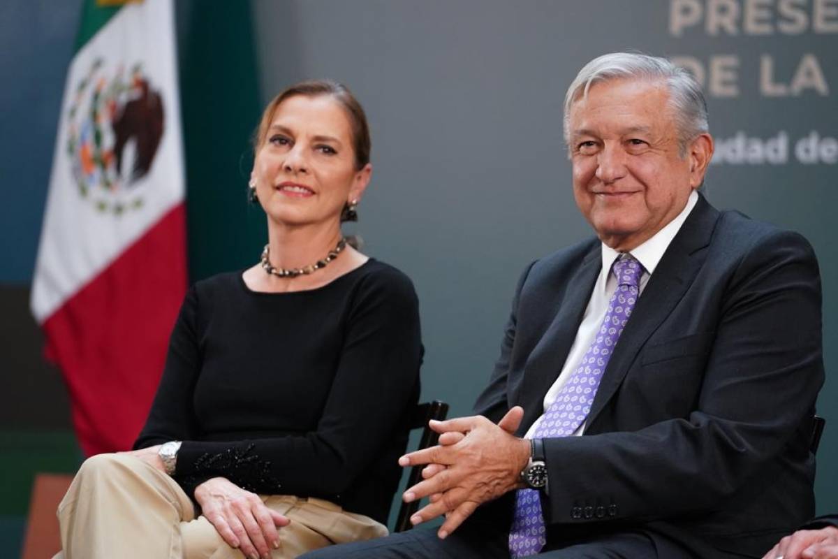 Critica AMLO a diputados y senadores de Morena por Ley de Austeridad