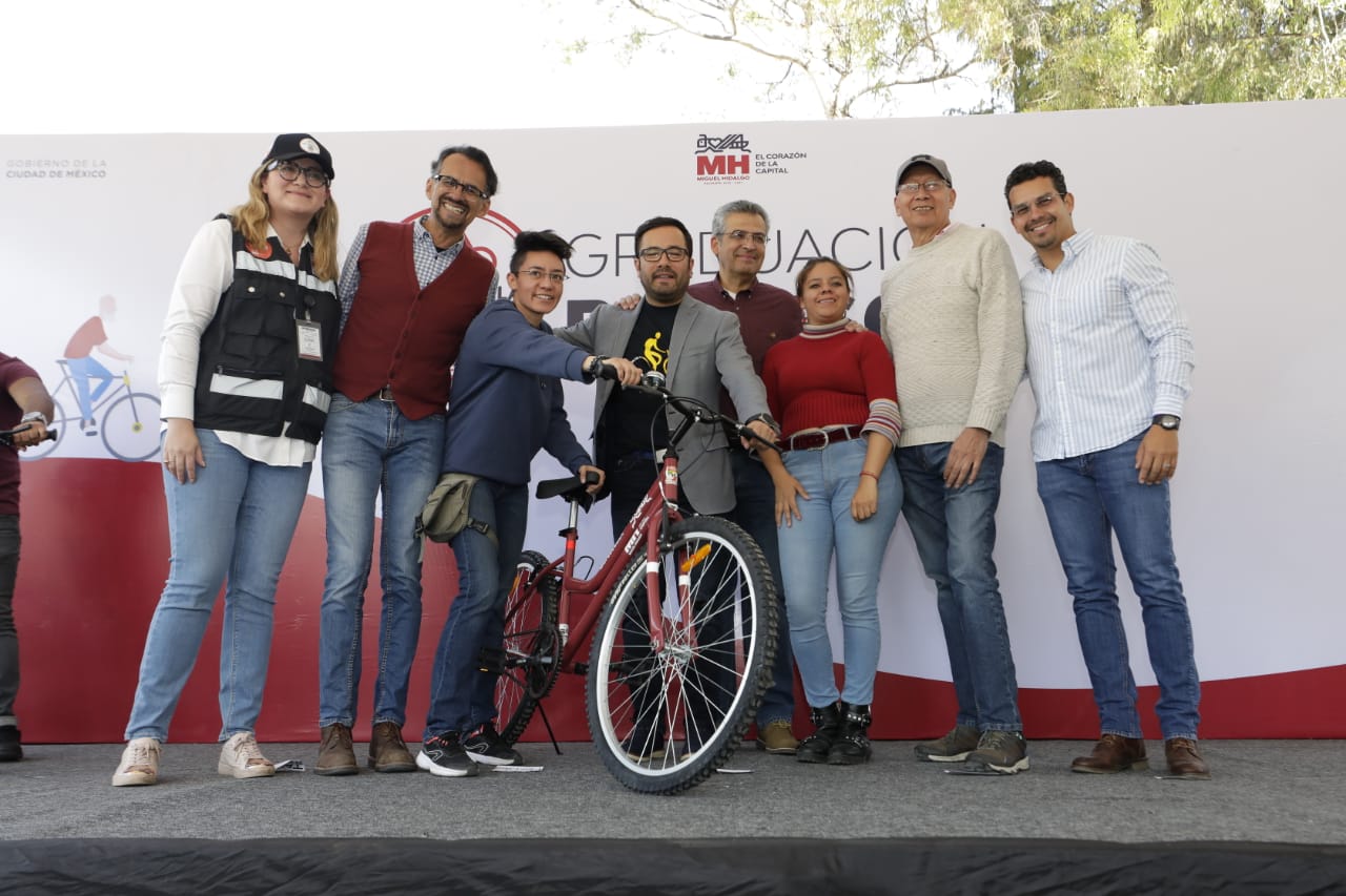 Miguel Hidalgo entrega 800 bicicletas