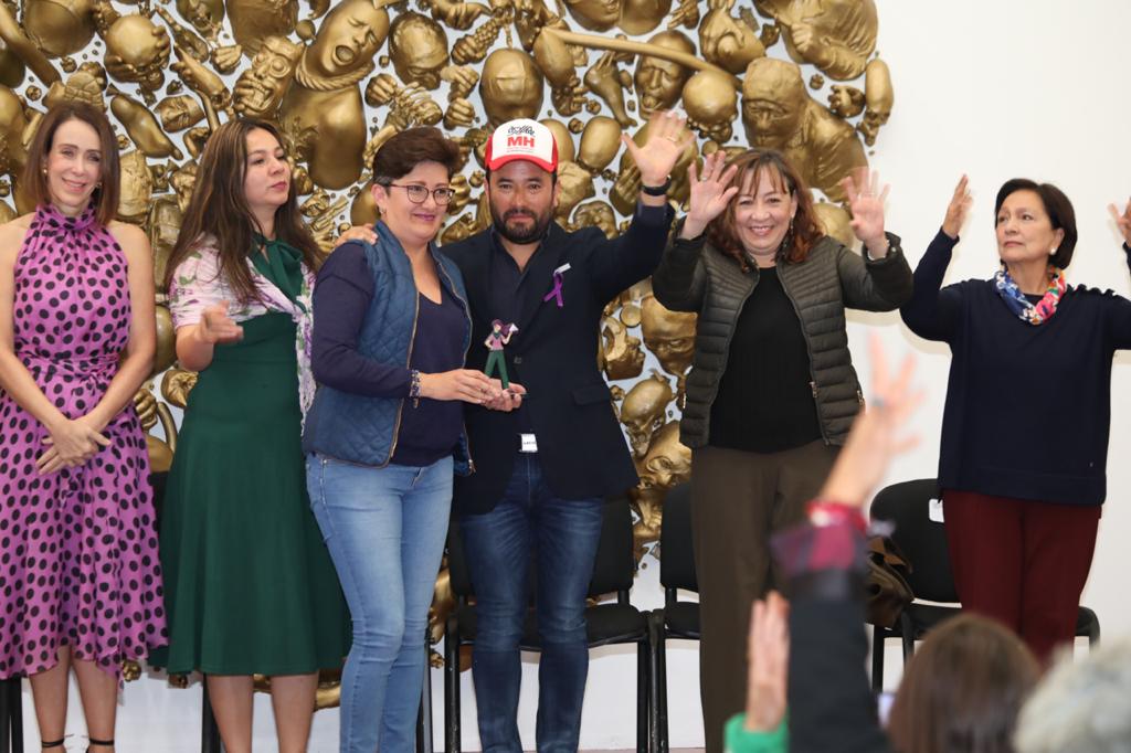 Premia Romo a mujeres que combaten el machismo