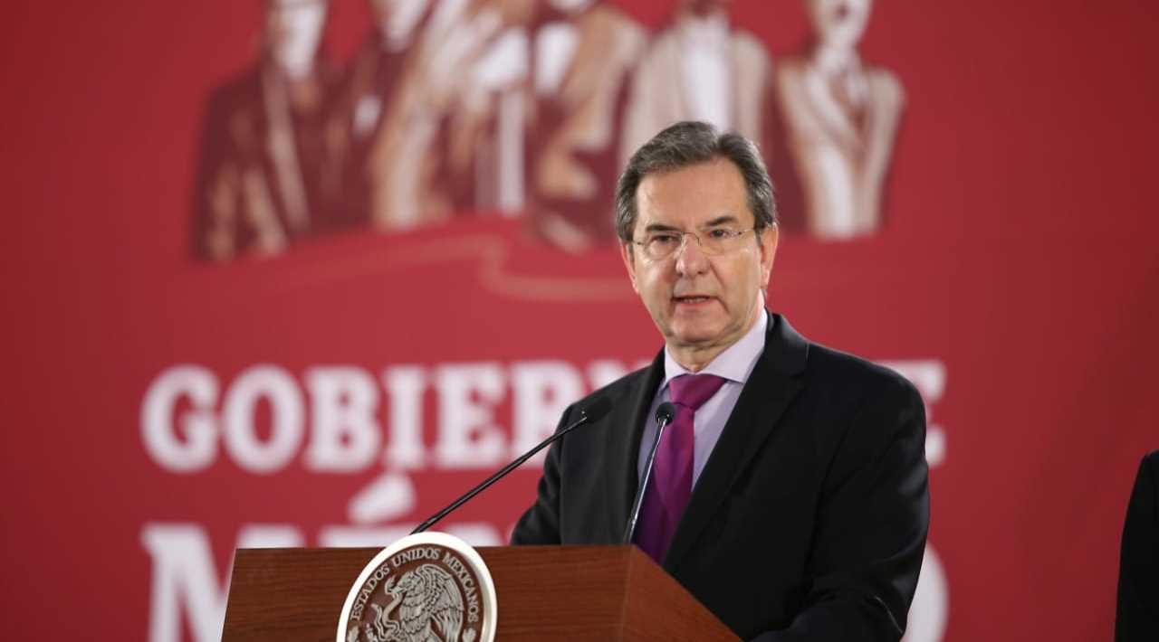 SEP y SNTE acuerdan aumento de 5.99% al salario de maestros