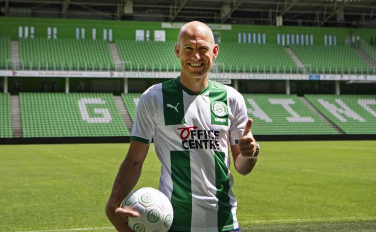Arjen Robben, sale del retiro y anuncia su fichaje por el Groningen
