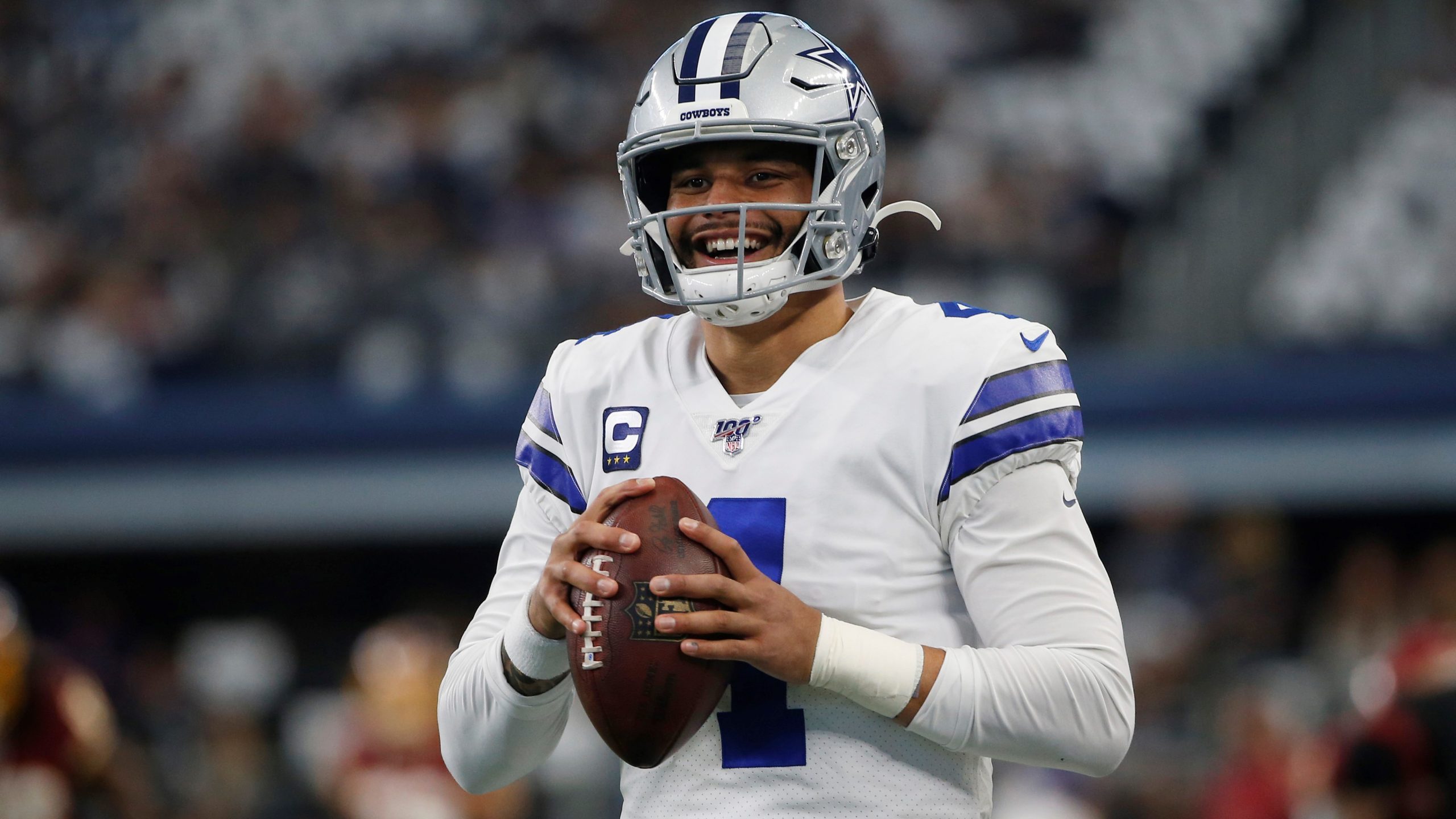Prescott firma su contrato de jugador franquicia con Dallas