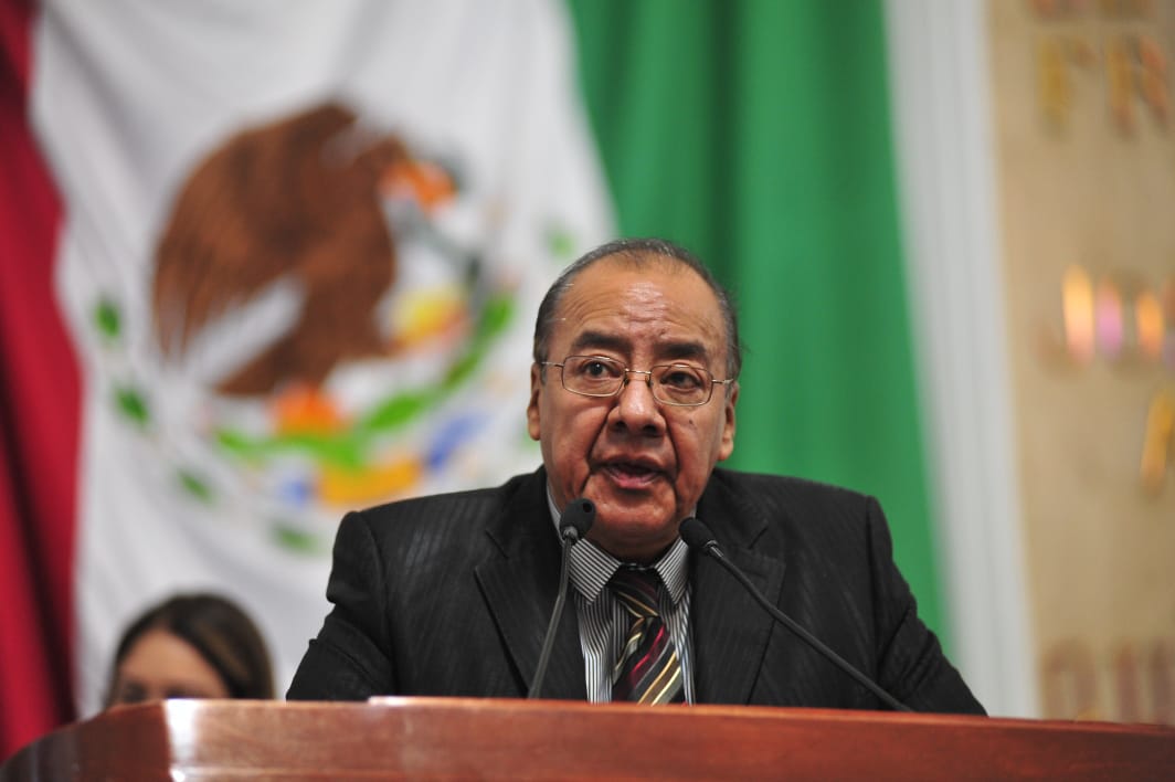 Proponen que servicio social se considere experiencia profesional