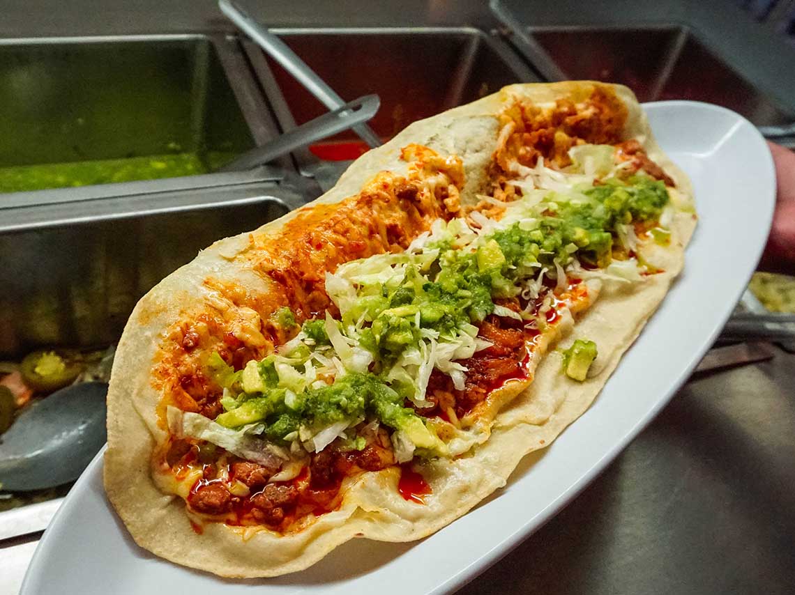 Las Jirafas, quesadillas de 45 cm