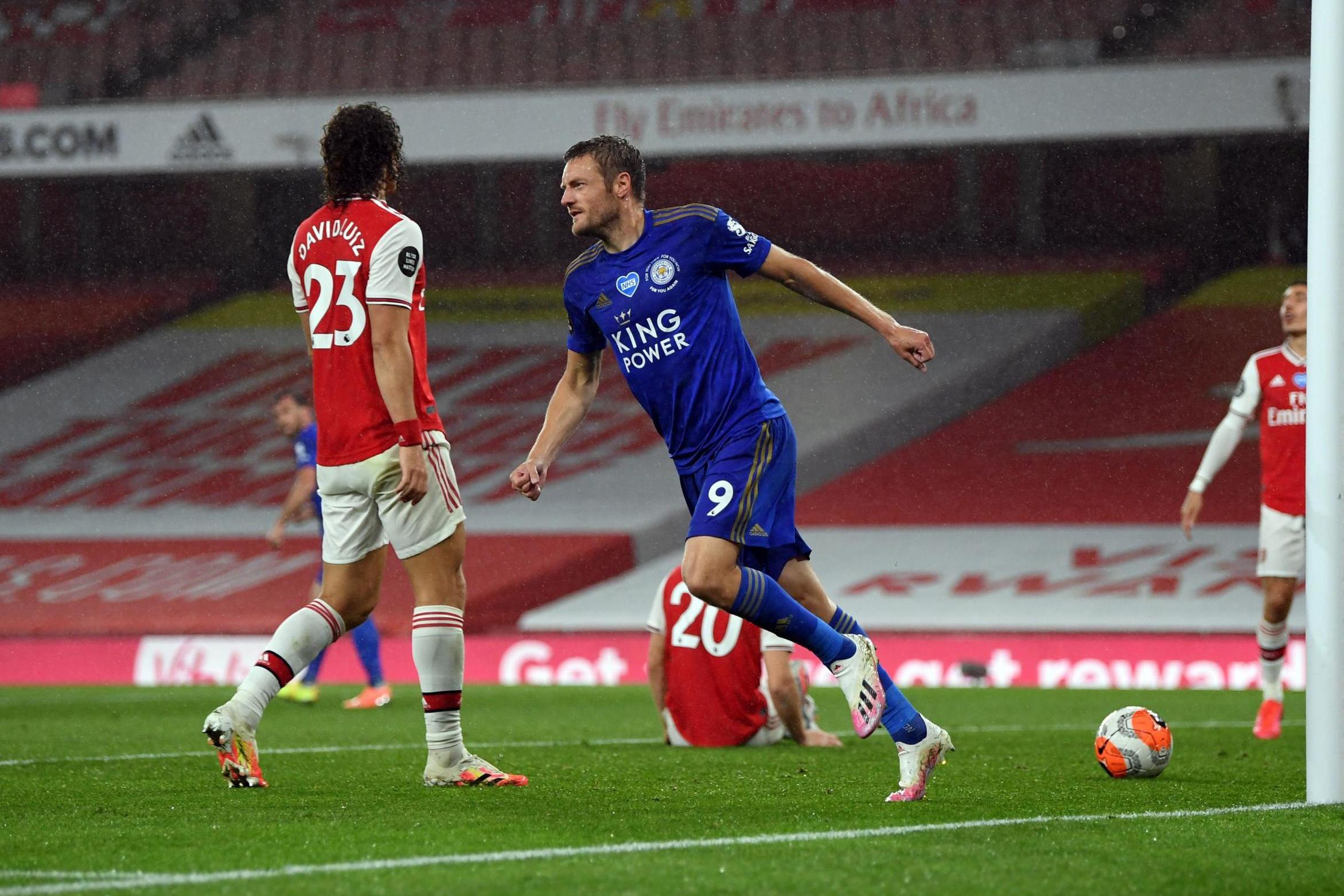 Vardy frena al Arsenal de Mikel Arteta