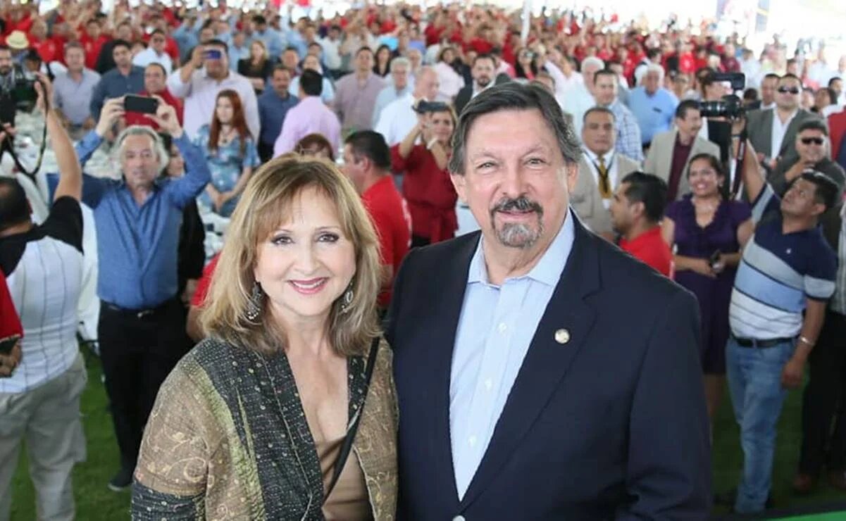 Napo impone a su mujer a los mineros