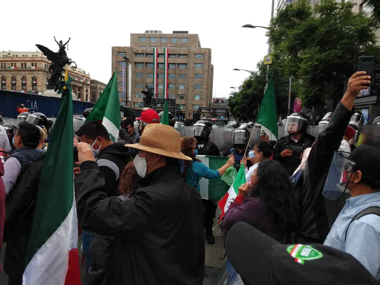 Frente Anti AMLO. Se manifiestan contra el gobierno federal