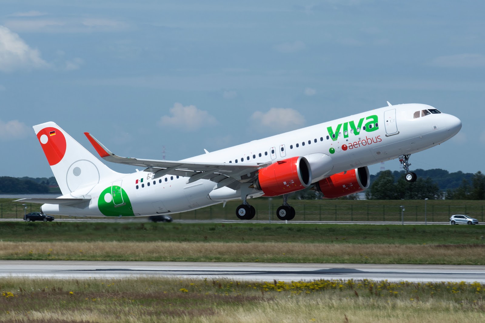 Viva Aerobus pierde 734 millones de pesos en el tercer trimestre