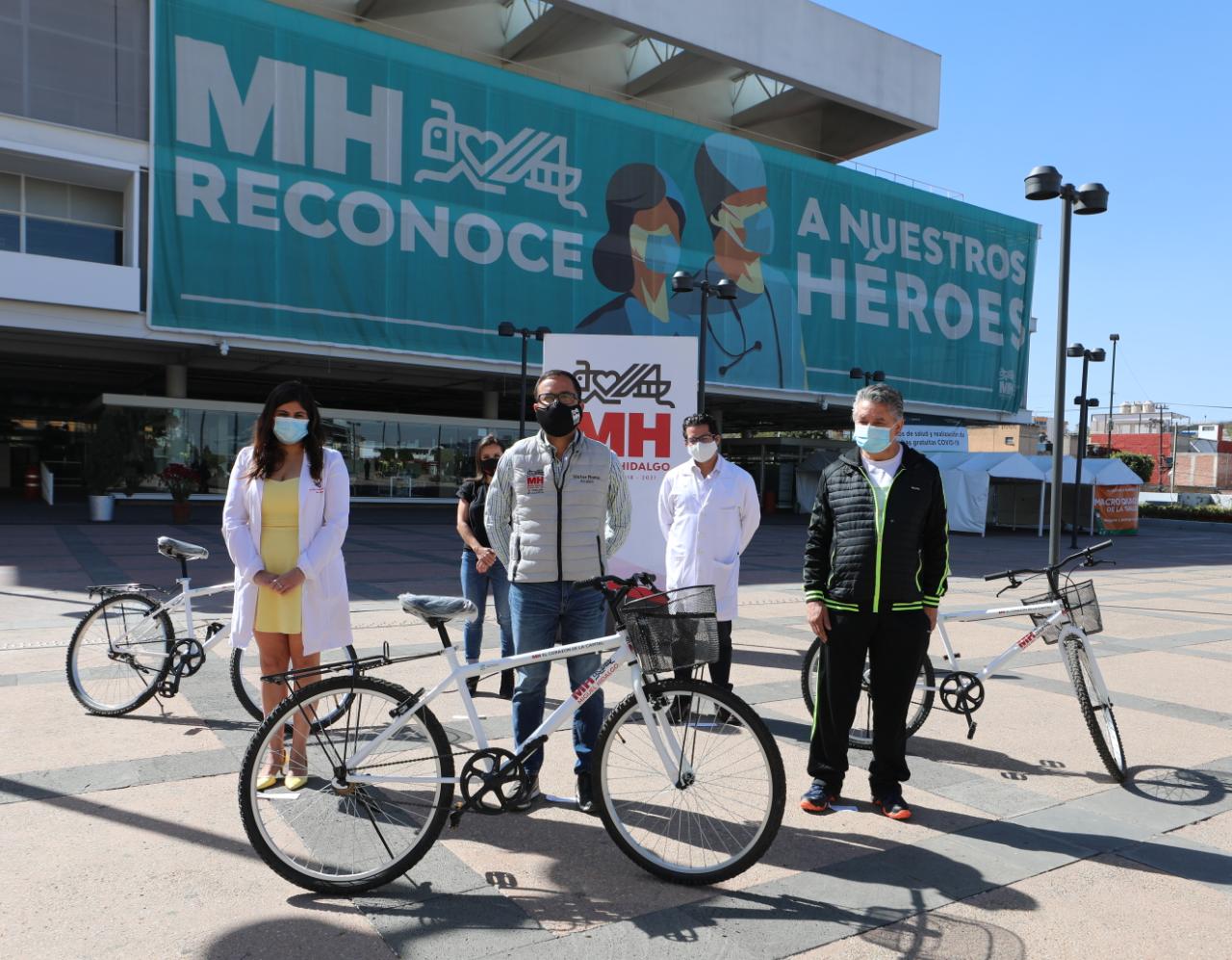 Entrega AMH bicicletas a personal de salud