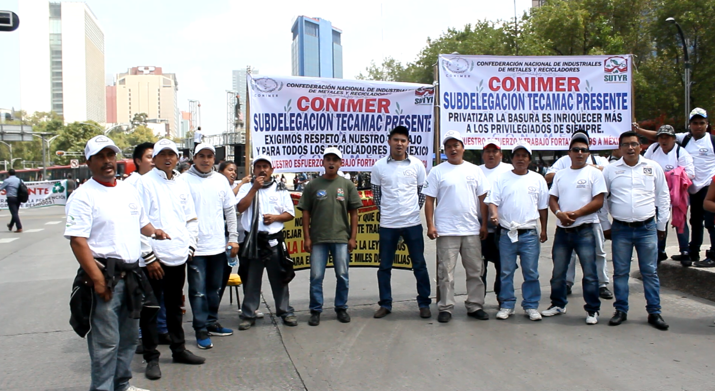 Bloqueo en calles de Tecamac termina en balacera con 4 heridos