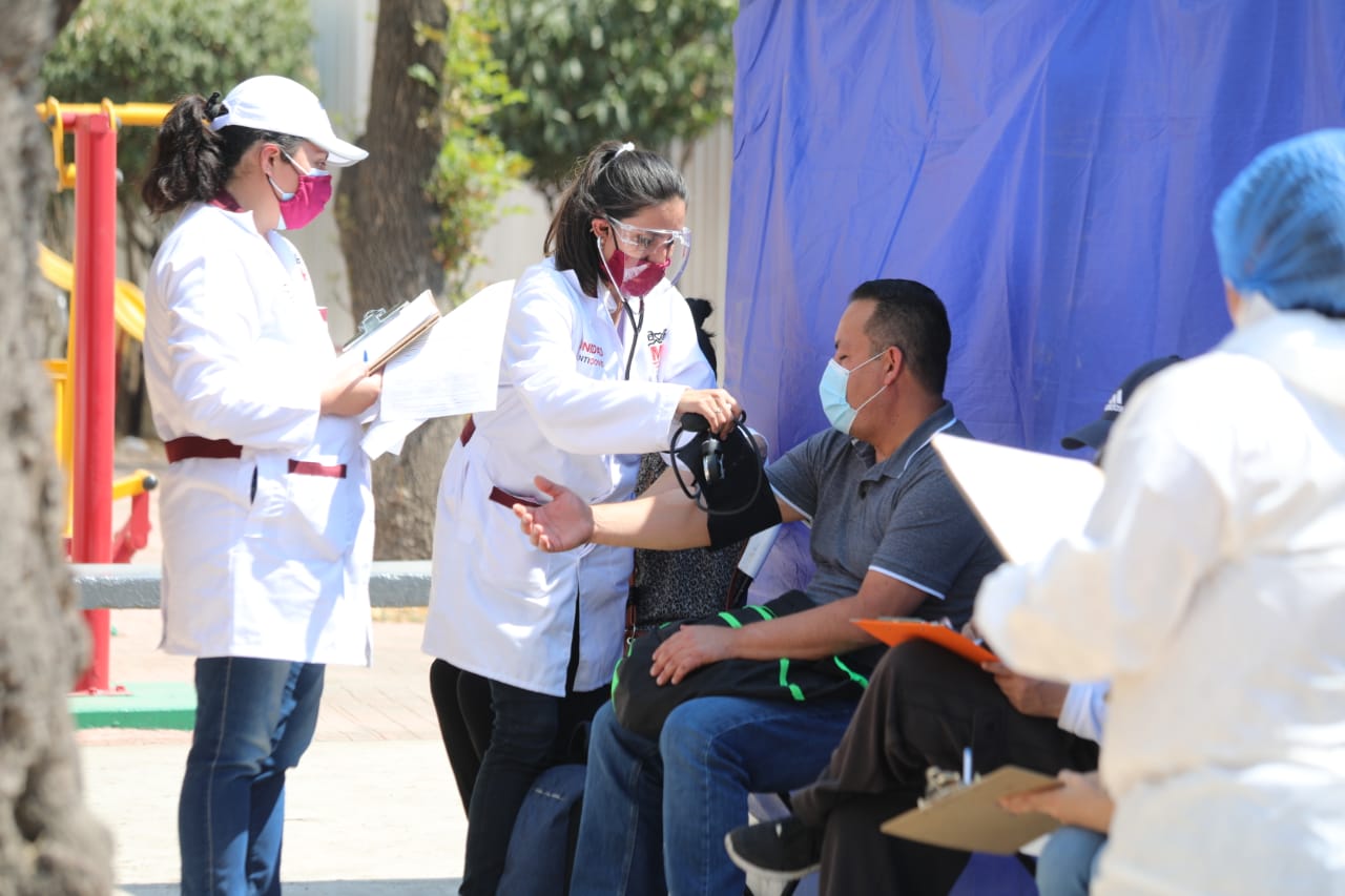 Dan consulta gratuita a casi 6 mil colonos de MH