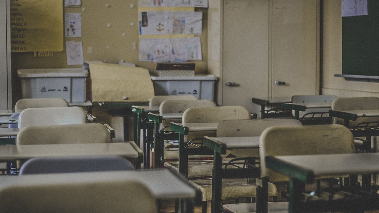 «No podemos regresar a clases presenciales sin vacunar a maestros»