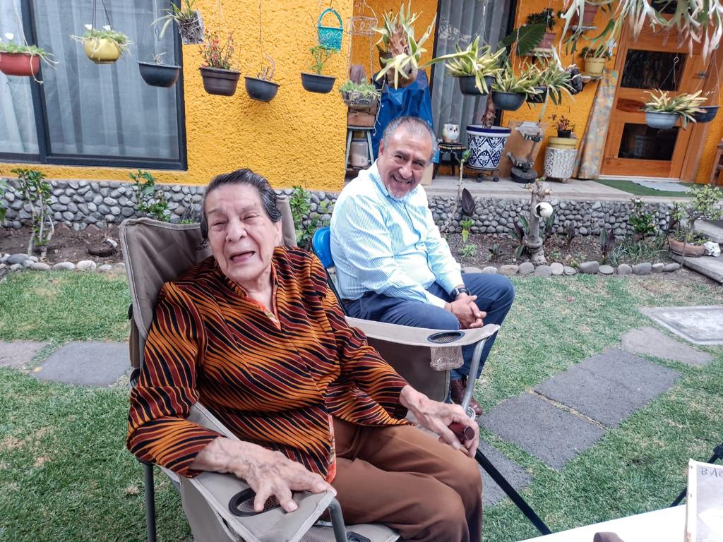 Me siento muy feliz de ver a mis vecinas de Iztacalco contentas