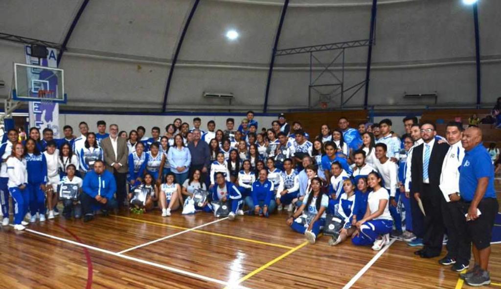 Las Actividades de Educación Física Primordiales para la Armonía Intelectual : Doctor Luis Humberto Fernández Fuentes