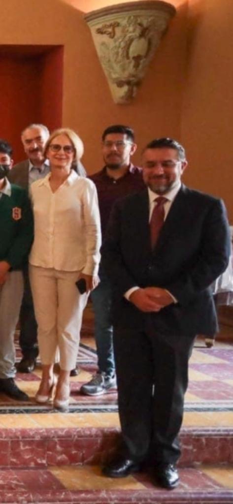 El Jefe de Gobierno el Maestro Martí Batres acude a la Secundaria 1 Cesar A Ruiz