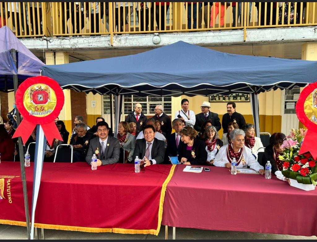 Visita la Secundaria 69 Martín V González en Iztacalco el Dirigente Maestro Arturo Salazar Lara
