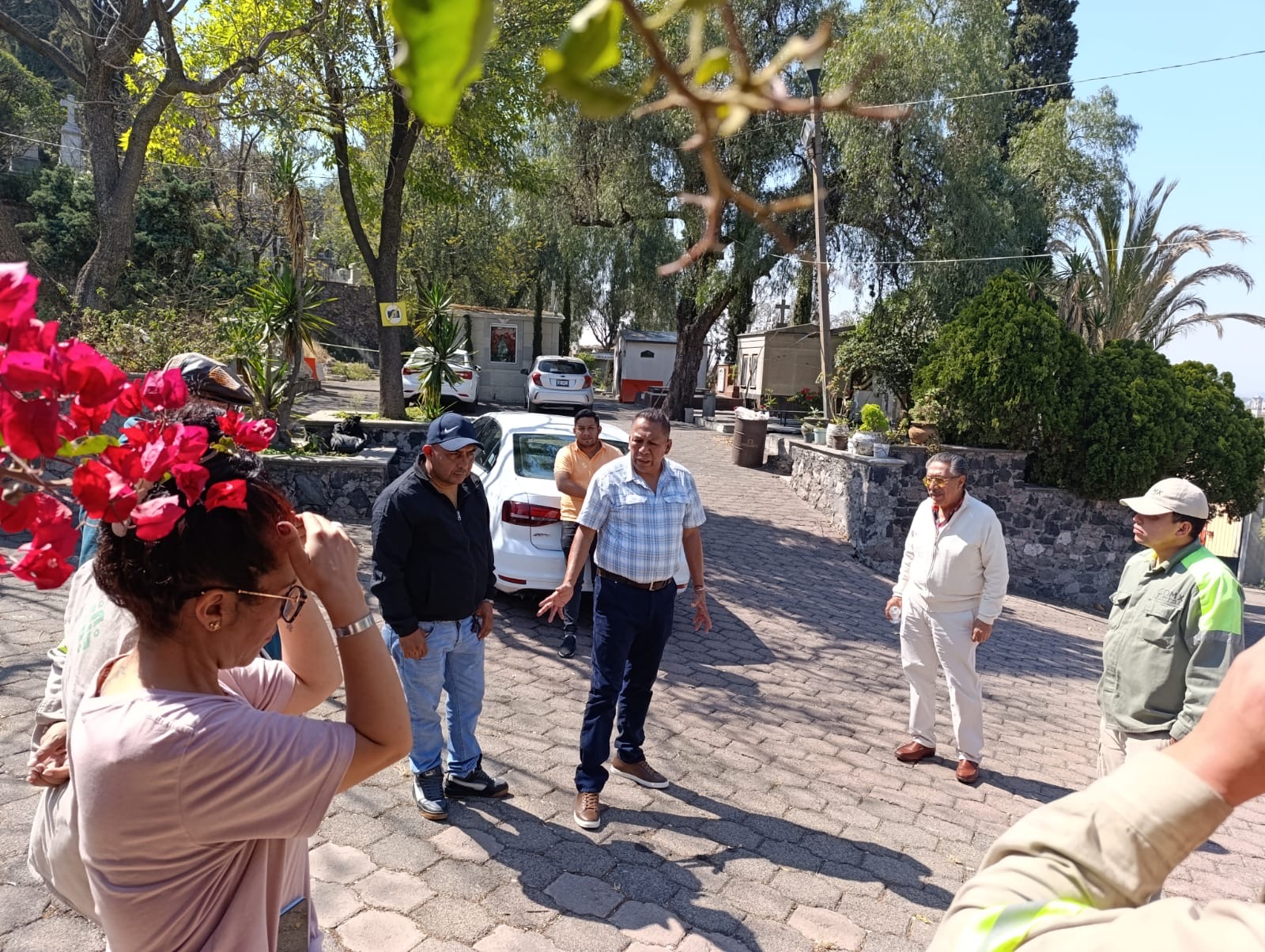 Alejandro Marín Rangel visita a trabajadores de panteones en Gustavo A. Madero