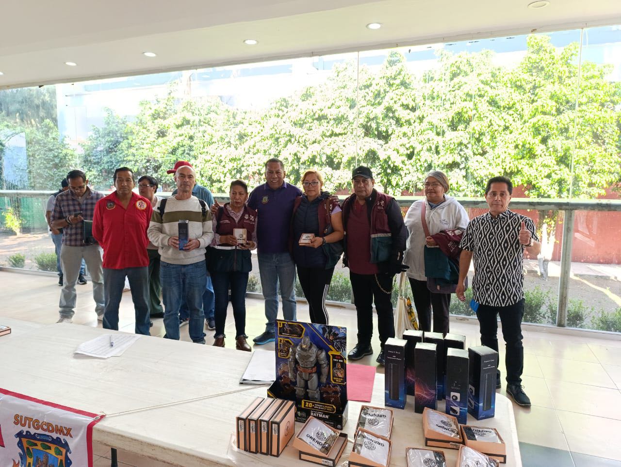 Entrega de Obsequios en Tlalpan y Xochimilco: Un Gesto de Unidad y Compromiso