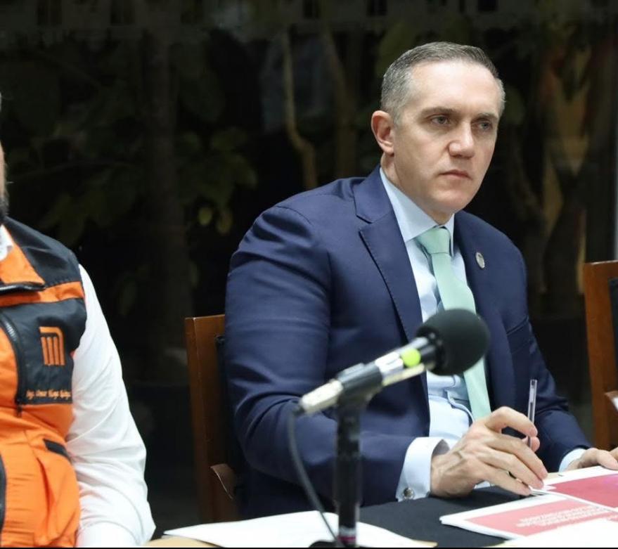 El Metro Trabajando con Transparencia : Adrian Rubalcava Suárez