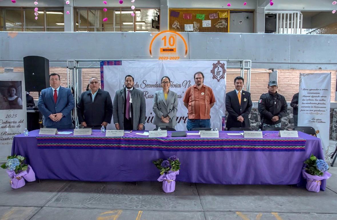 Durante el 40 aniversario de la Escuela Secundaria Técnica No. 93 “Rosario Castellanos”, en la Alcaldía Tlalpan, el Maestro Ernesto Scheinvar Gottdiener reconoce cuatro décadas de historia educativa junto a la Alcaldesa Gaby Osorio