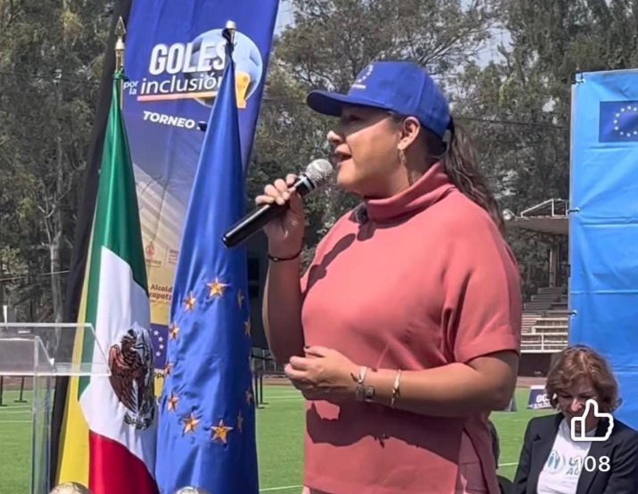 En Azcapotzalco, entre sonrisas, sueños y balones rodando, la alcaldesa Nancy Marlene Núñez Reséndiz inauguró el festival “Goles por la Inclusión”, un encuentro profundamente humano dedicado a niñas, niños, adolescentes y personas migrantes, donde el deporte se convirtió en un lenguaje de unión, esperanza y alegría compartida