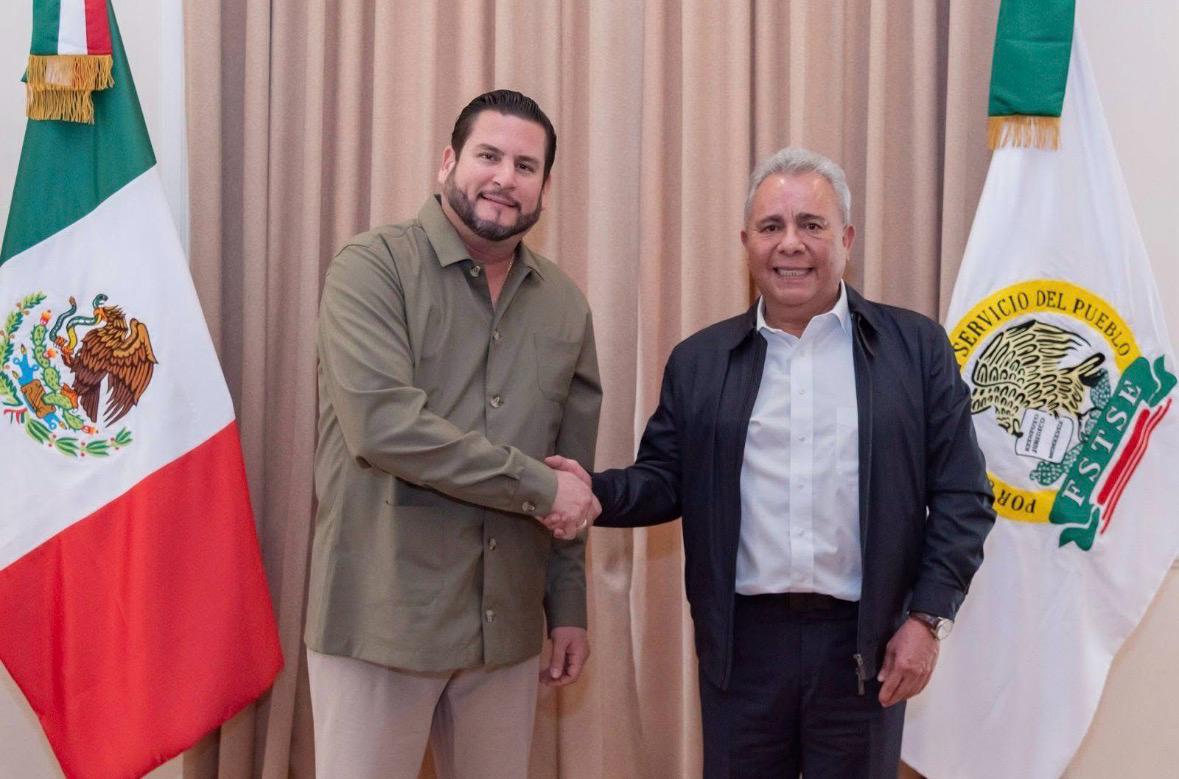 En la Casa de Cultura de la FSTSE, espacio emblemático para el diálogo institucional, el dirigente nacional de la organización, el Licenciado Marco Antonio García Ayala, sostuvo una reunión de trabajo con la diputada Nadia Sepúlveda y el presidente municipal de Tijuana, Ismael Burgueño, con el propósito de fortalecer la coordinación en favor de los derechos laborales de las y los trabajadores al servicio del Estado