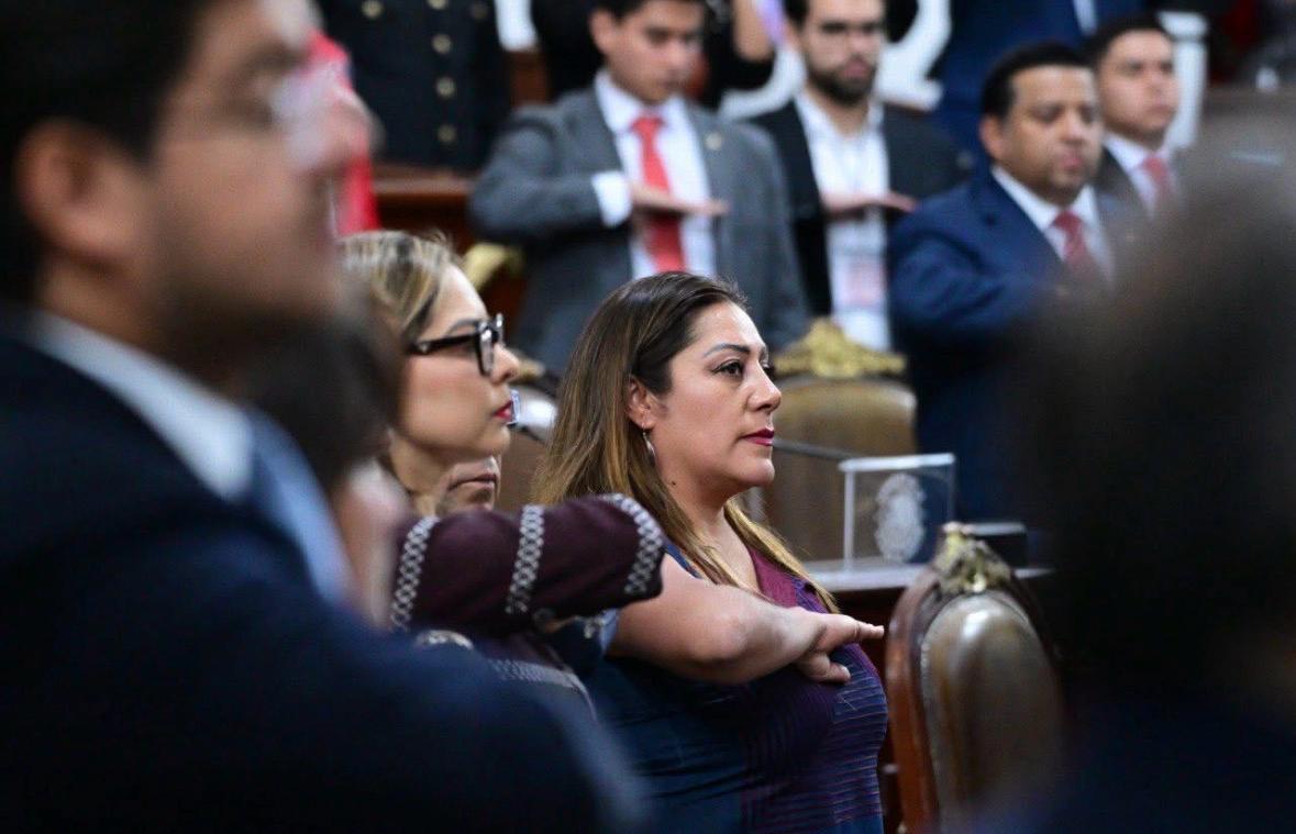 En el Salón de Sesiones del Congreso de la Ciudad de México, la Diputada Xóchitl Bravo Espinosa encabezó la emotiva e inédita entrega de las Medallas al Mérito “Hermila Galindo” e “Ifigenia Martínez” en 13 rubros que honran la transformación de la capital