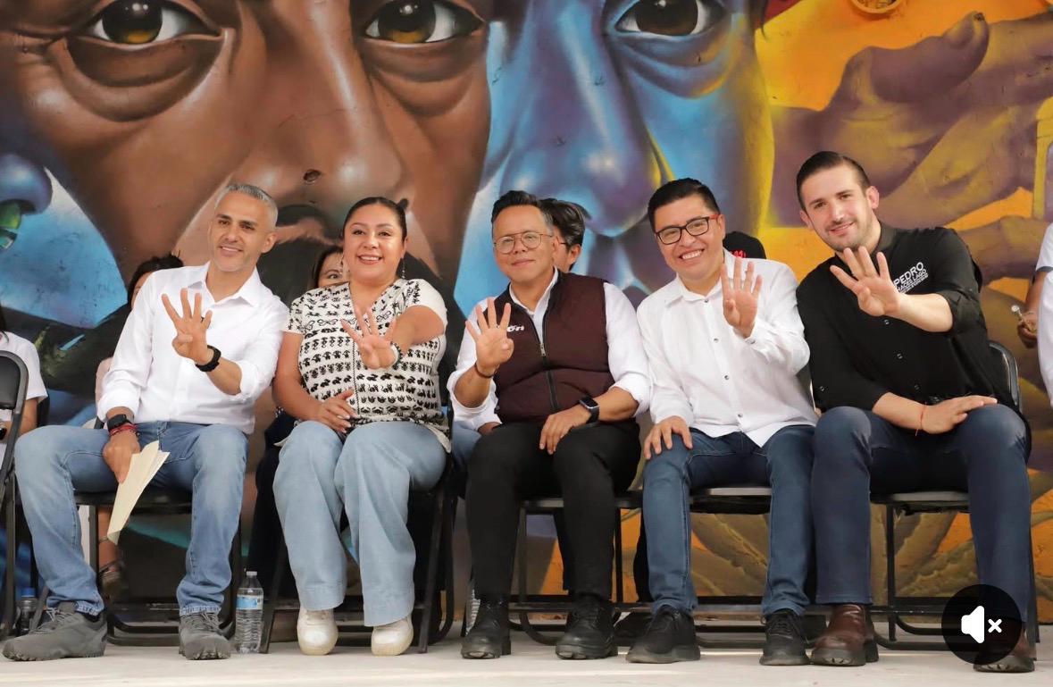 En un ambiente de orgullo, cercanía y profunda identidad comunitaria, la Diputada Xóchitl Bravo Espinosa, Coordinadora Parlamentaria de MORENA en el Congreso de la Ciudad de México, y el Diputado Federal por Tlalpan, Carlos Mirón, asistieron como Invitados de Honor al Primer Informe de Actividades del Diputado Luis Alberto Chávez García, celebrado en la hermosa y combativa demarcación de Tlalpan, en la Ciudad de México