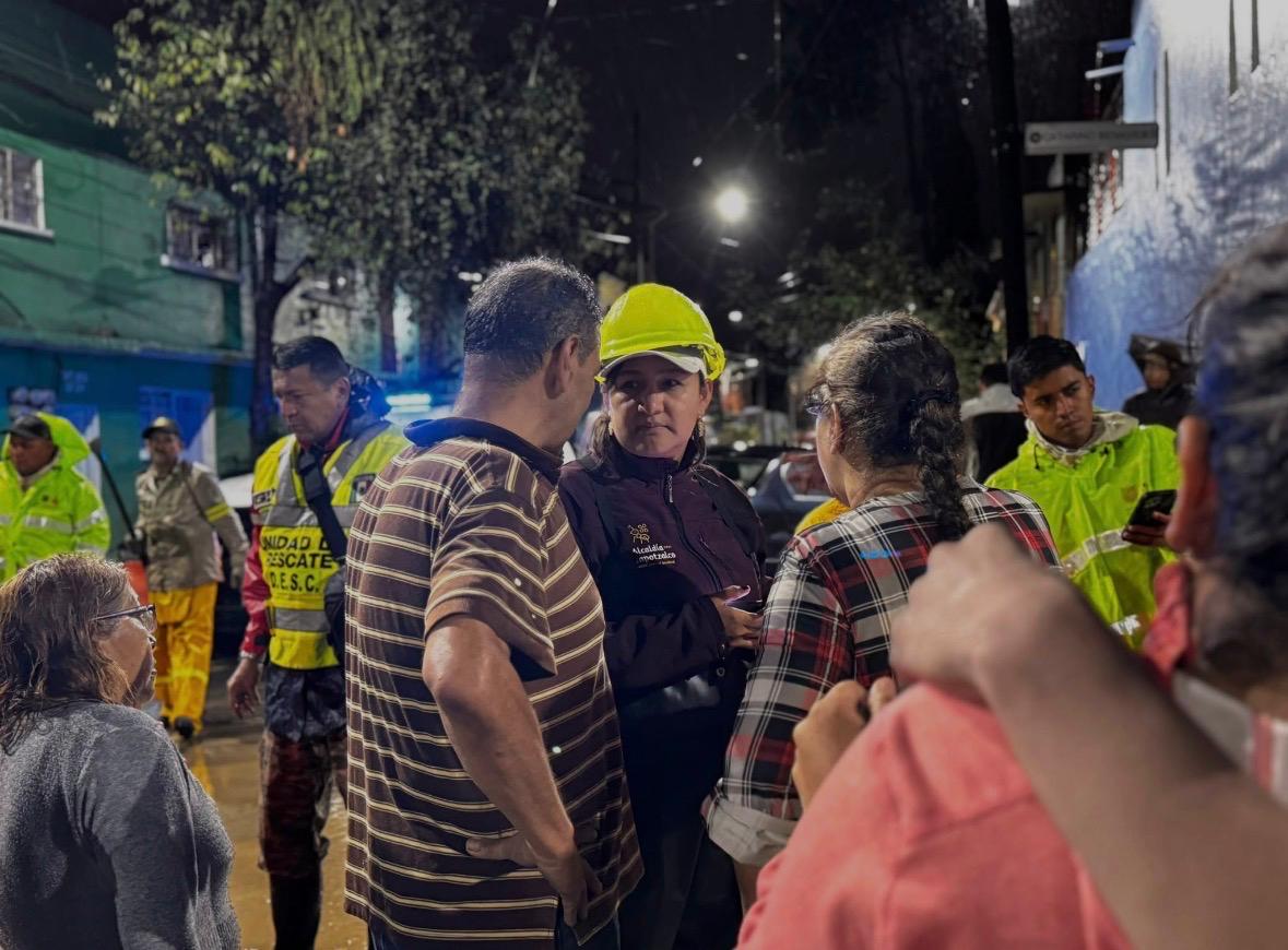 Maestra Nancy Marlene Núñez Reséndiz, Alcaldesa de Azcapotzalco, no abandona a las familias afectadas por el desbordamiento del Conector Vaso de Cristo