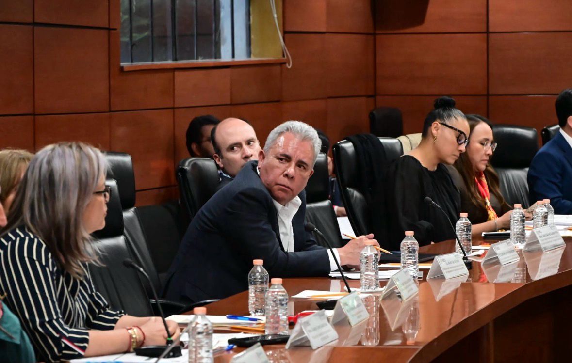 El Licenciado Marco Antonio García Ayala, dirigente nacional del Sindicato Nacional de Trabajadores de la Secretaría de Salud (SNTSA) y Presidente de la FSTSE, participó en la Primera Sesión Extraordinaria de la Junta de Gobierno del IMSS-BIENESTAR, reafirmando el compromiso de la representación sindical con el fortalecimiento del sistema público de salud y la defensa permanente de los derechos laborales de las y los trabajadores