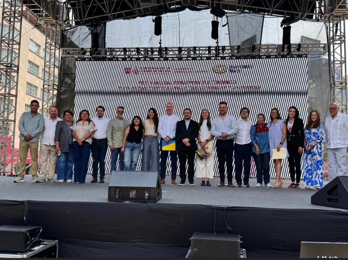 Con una visión de futuro y apostando por la transformación económica de la capital del país, la Diputada Xóchitl Bravo Espinosa participó en la Feria Digital, Comercio Electrónico y Finanzas, un encuentro estratégico organizado por Mercado Libre⁠� en coordinación con la Secretaría de Desarrollo
