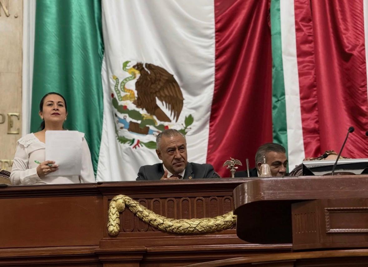 Con un profundo sentido de memoria histórica y respeto a las raíces nacionales, el Diputado Pablo Trejo Pérez, Presidente de la Comisión de Hacienda del Congreso de la Ciudad de México, impulsó una solicitud para que este 5 de mayo, en conmemoración de la Batalla de Puebla, edificios públicos, recintos y monumentos sean iluminados con color morado como un homenaje simbólico a los héroes que defendieron la patria