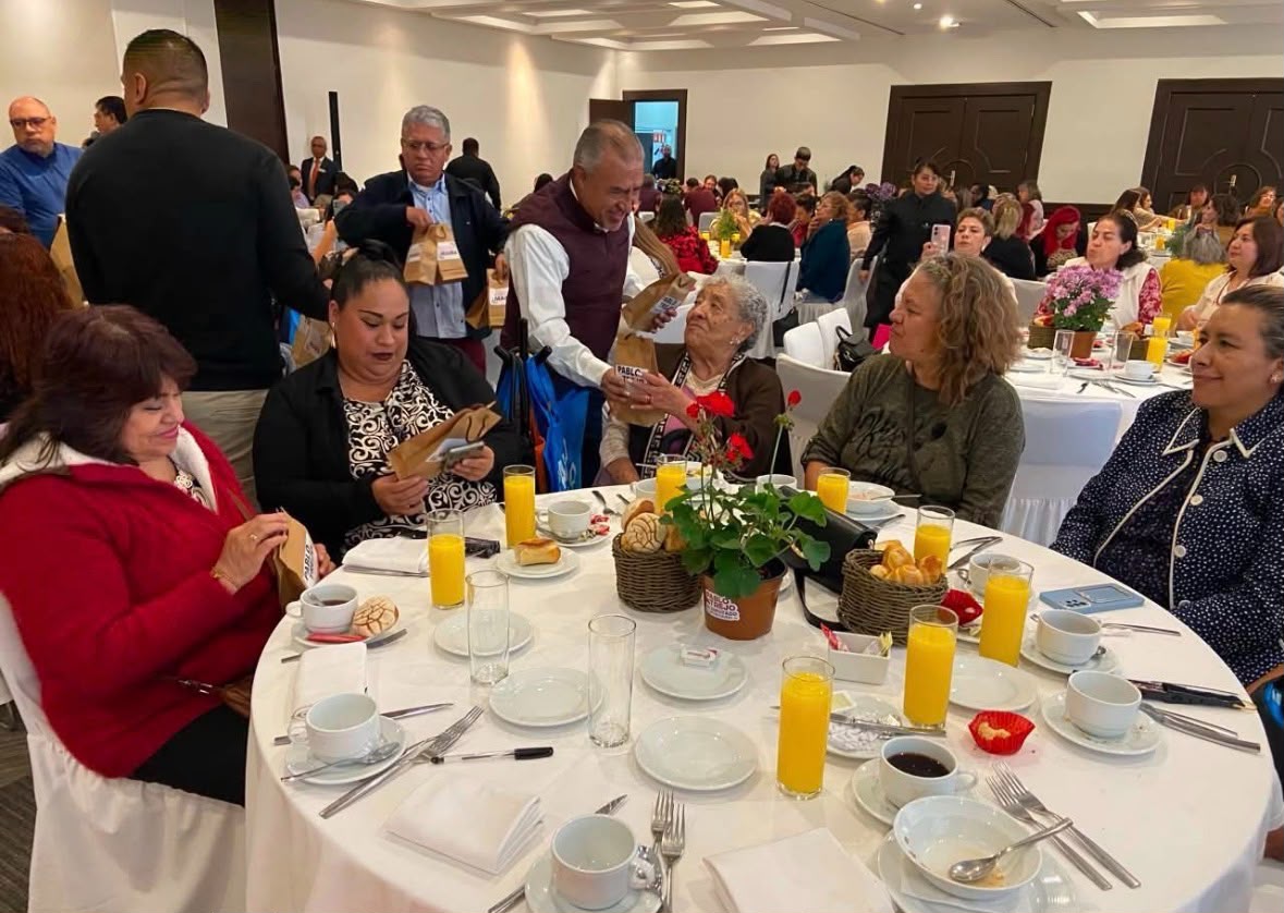 El Diputado Pablo Trejo Pérez, representante de Iztacalco en el Congreso de la Ciudad de México, expresó un emotivo y entrañable reconocimiento a todas las madres de la alcaldía, a quienes describió como el más hermoso ejemplo de amor, ternura y fortaleza que existe en la vida